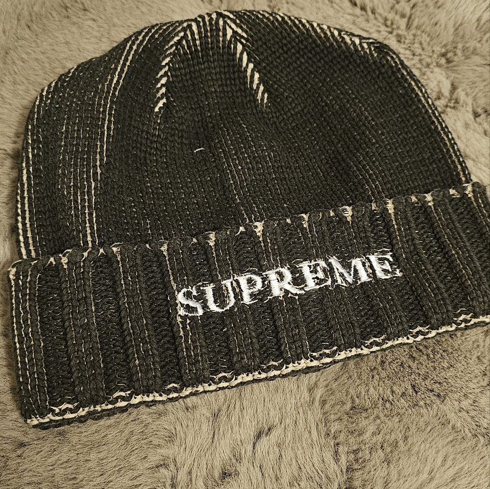 Supreme Black Knit Beanie